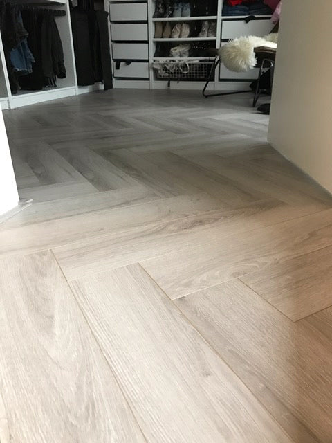 Vergrijsd Eiken - Laminaat Visgraat