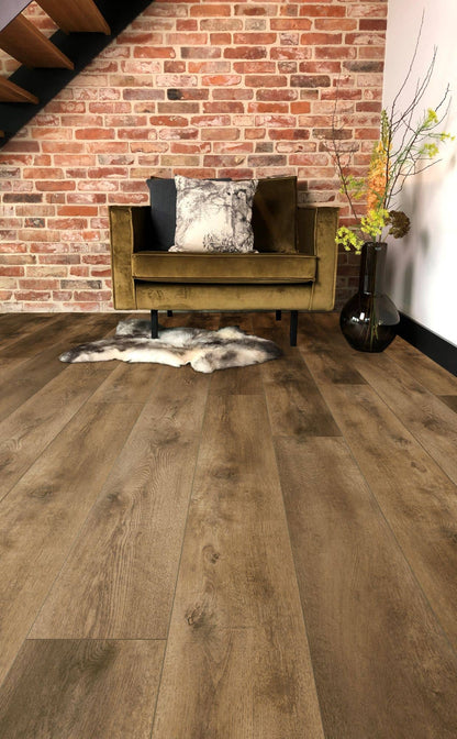 Valley Oak Cinnamon - Nevada 7002 (rigid click)